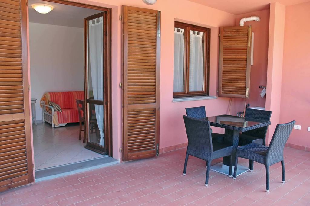Baia Fiorita Apartment Porto Azzurro Room photo