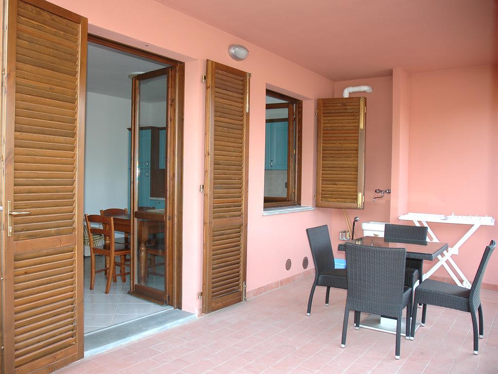 Baia Fiorita Apartment Porto Azzurro Exterior photo